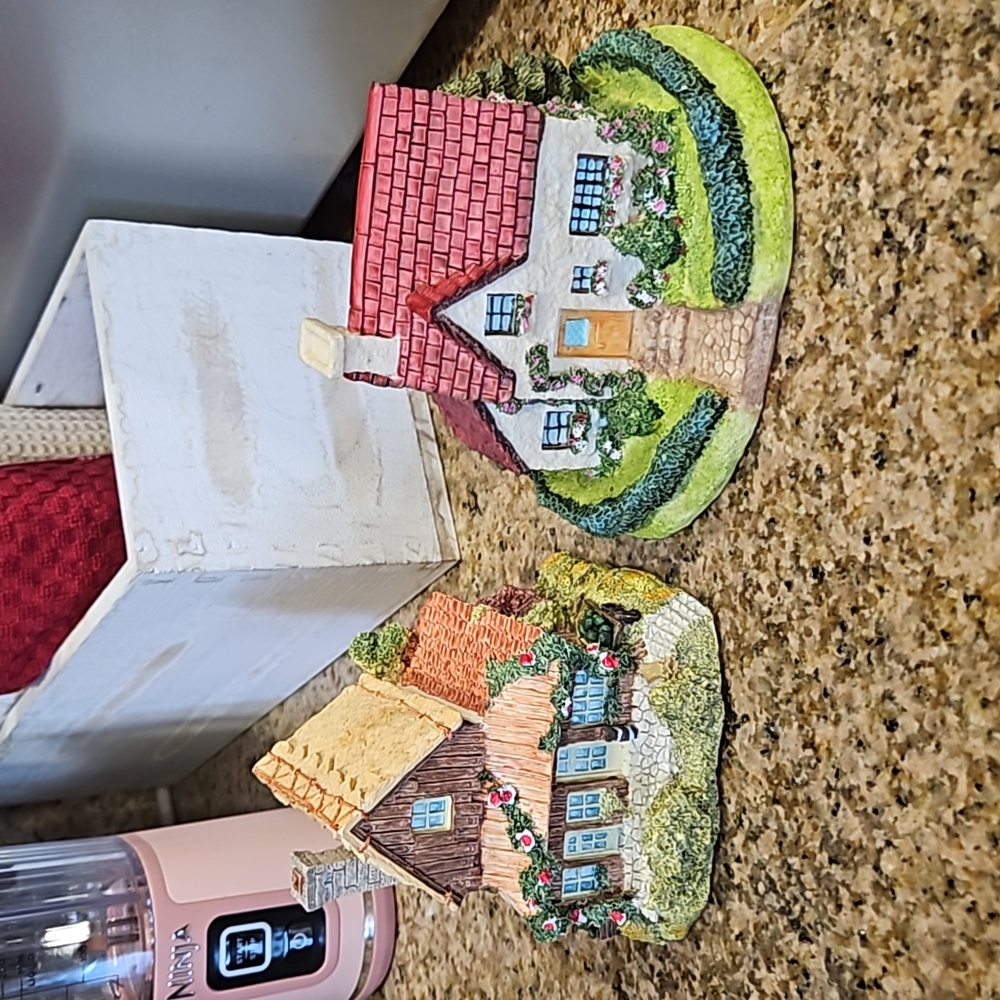 Olde England's Classic Cottages Set of 2 "Pembrooke Farm" "The Carlisle"